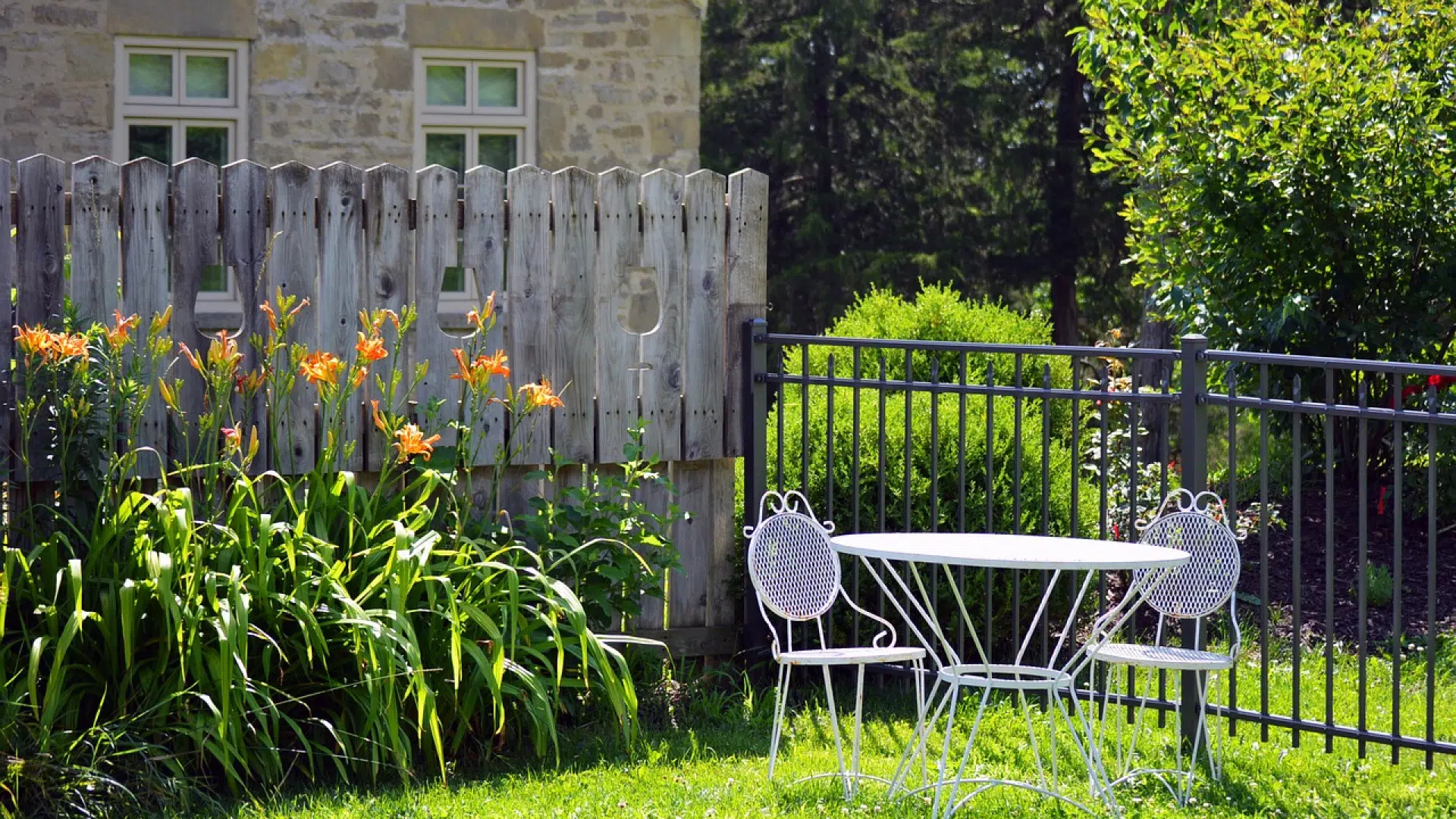 3 critères à prendre en considération pour choisir la table de jardin idéale